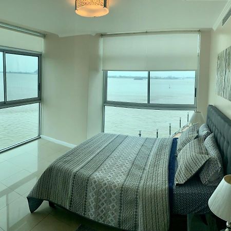 Apartamento Vista Al Rio Puerto Santana Riverfront 1 Guayaquil Exteriör bild