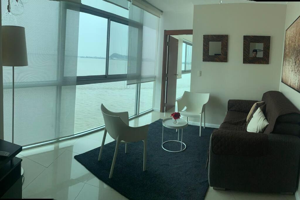 Apartamento Vista Al Rio Puerto Santana Riverfront 1 Guayaquil Exteriör bild