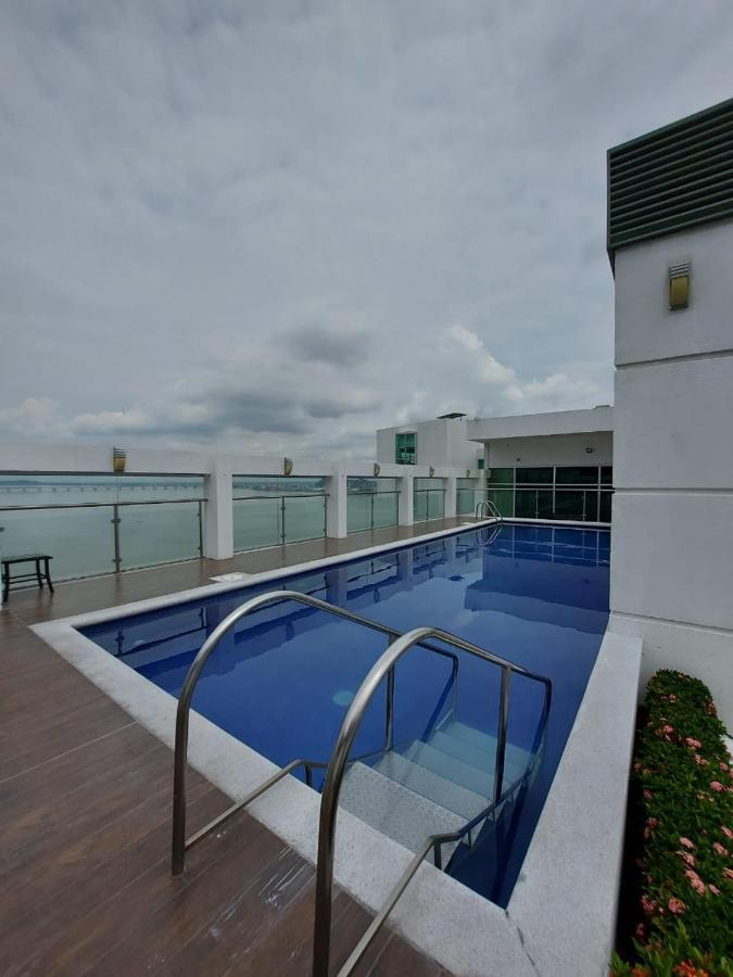 Apartamento Vista Al Rio Puerto Santana Riverfront 1 Guayaquil Exteriör bild